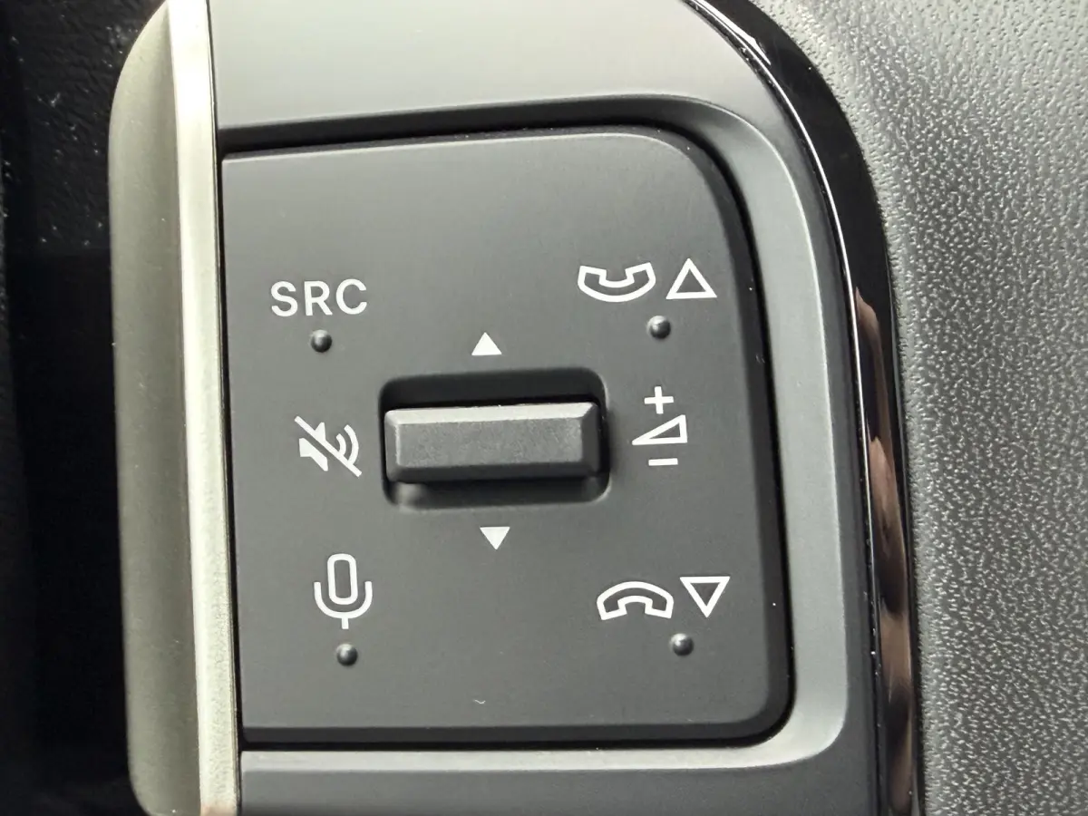 Max 113pk Comfort Range 44 kWh (Camera - Parkeersensoren V+A - Automatische Airco - Navigatie - Apple Carplay - LED - 17"incl 4S - Dodehoek detectie)