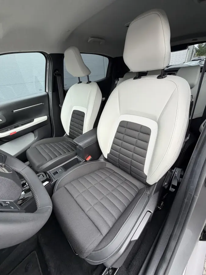 Max 113pk Comfort Range 44 kWh (Camera - Parkeersensoren V+A - Automatische Airco - Navigatie - Apple Carplay - LED - 17"incl 4S - Dodehoek detectie)