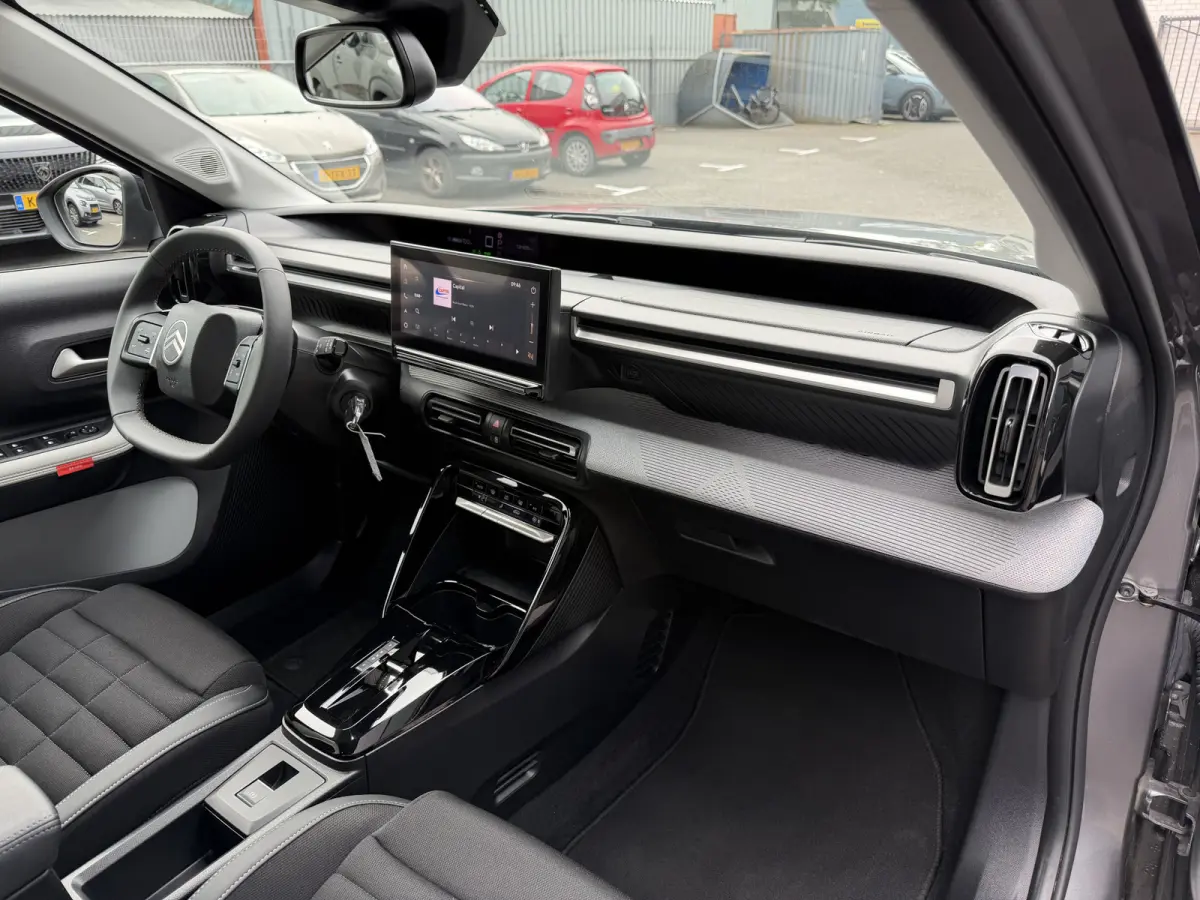 Max 113pk Comfort Range 44 kWh (Camera - Parkeersensoren V+A - Automatische Airco - Navigatie - Apple Carplay - LED - 17"incl 4S - Dodehoek detectie)