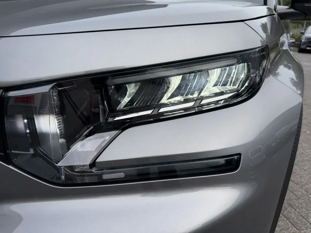 Max 113pk Comfort Range 44 kWh (Camera - Parkeersensoren V+A - Automatische Airco - Navigatie - Apple Carplay - LED - 17"incl 4S - Dodehoek detectie)
