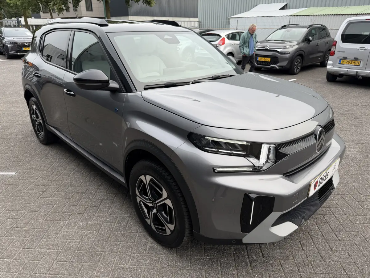 Max 113pk Comfort Range 44 kWh (Camera - Parkeersensoren V+A - Automatische Airco - Navigatie - Apple Carplay - LED - 17"incl 4S - Dodehoek detectie)