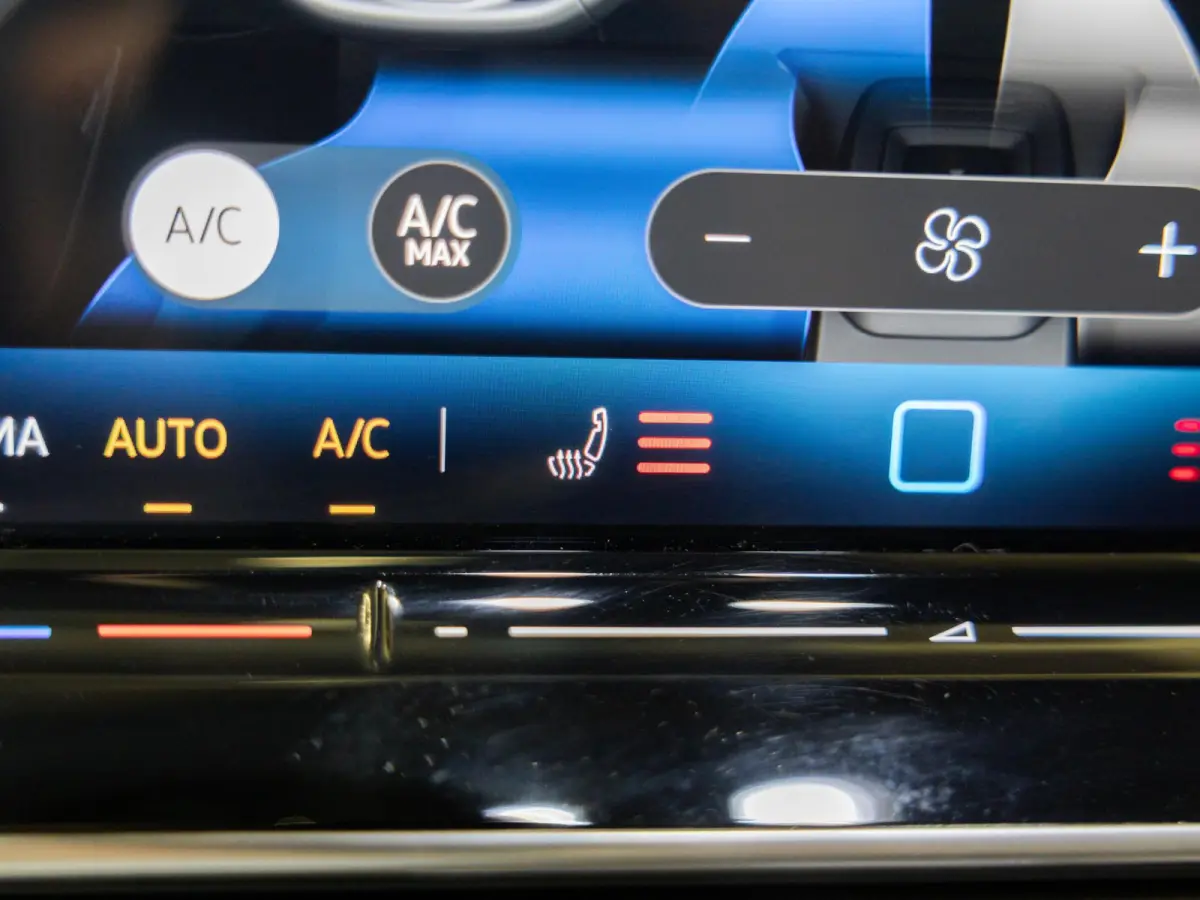 Pro Limited Edition 77 kWh SOH 98% / 286pk / Achteruitrij camera / Dodehoek assistent / Stoelverwarming /