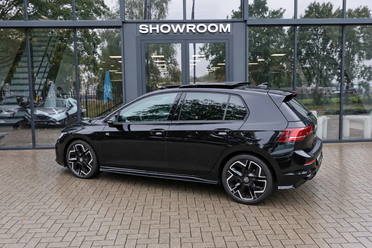 1.5 eTSI R-Line Edition PANO KEYLESS HUD
