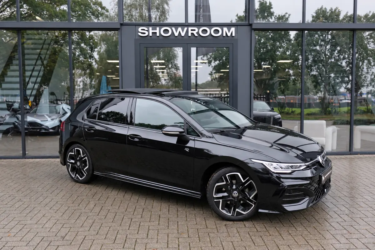 1.5 eTSI R-Line Edition PANO KEYLESS HUD