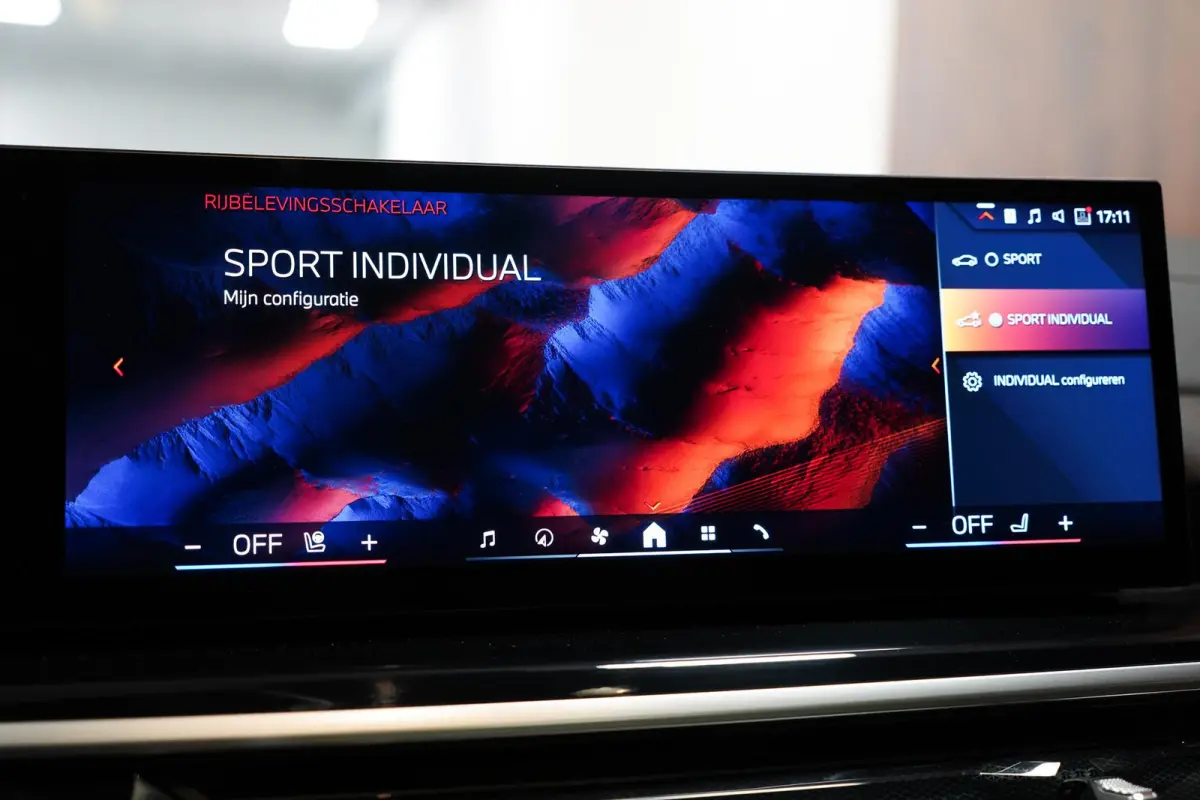 xDrive50e BTW|M-Sport|PANO|HUD|SkyLounge|H&K|Trekhaak