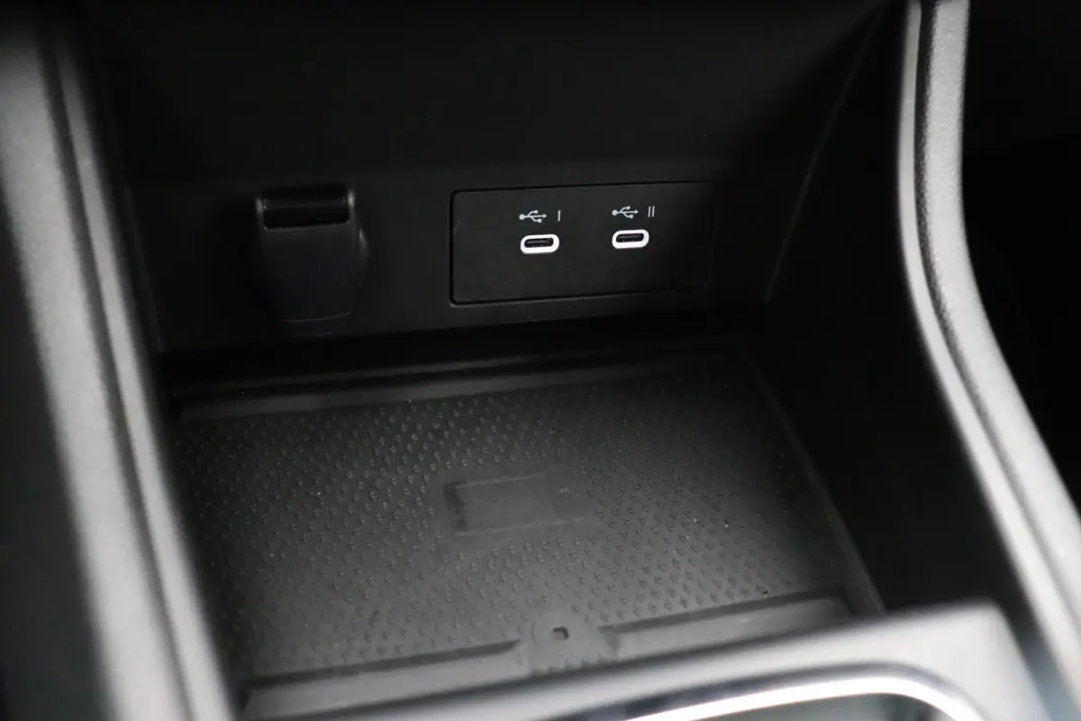 TCe 90pk techno | Harman Kardon | Stoel en stuurverwarming | Digitaal Dashboard | Achteruitrijcamera |