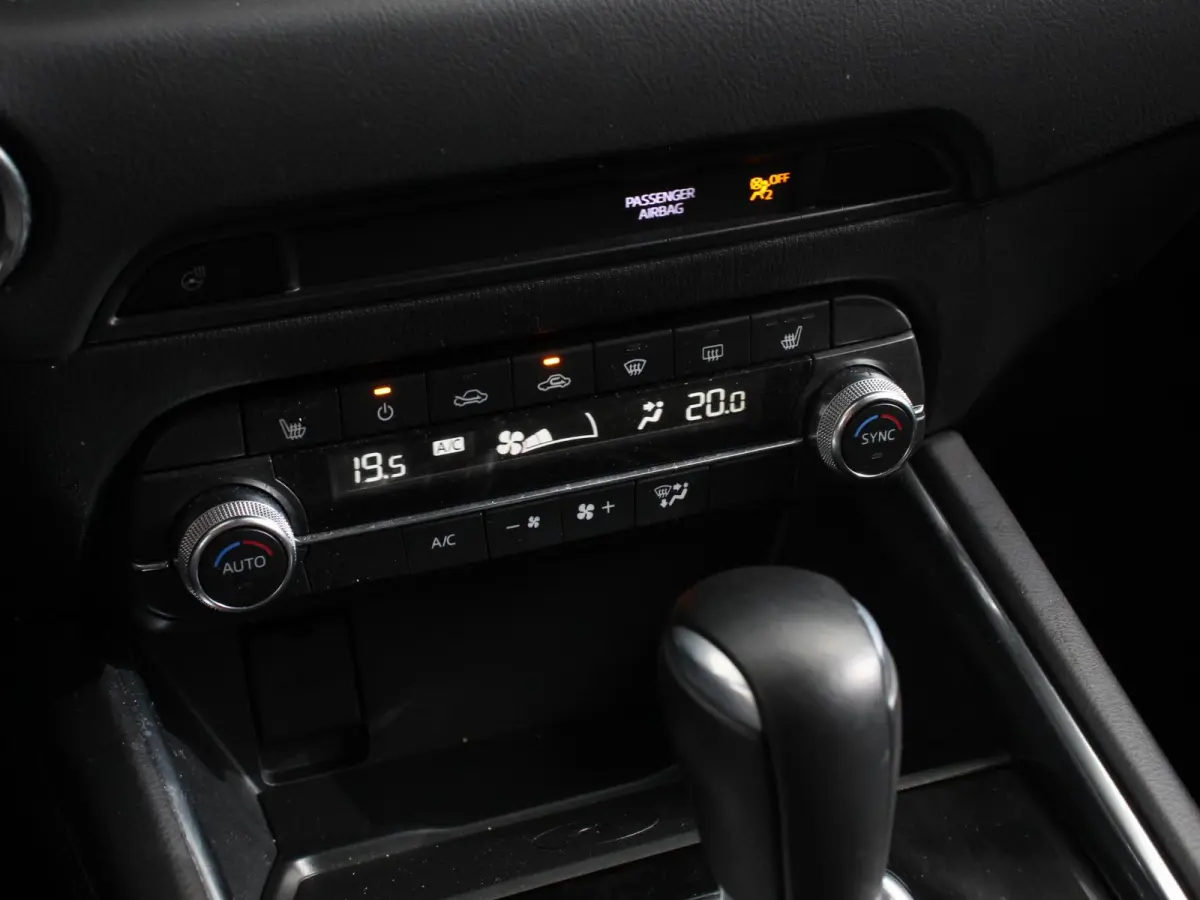 2.0 SkyActiv-G 165pk Automaat Exclusive-Line Navigatie Climate control Adaptieve cruise control Parkeersensoren 360* camera Keyless Verwarmde voorstoelen Stuurverwarming LED Navigatie HUD Bo