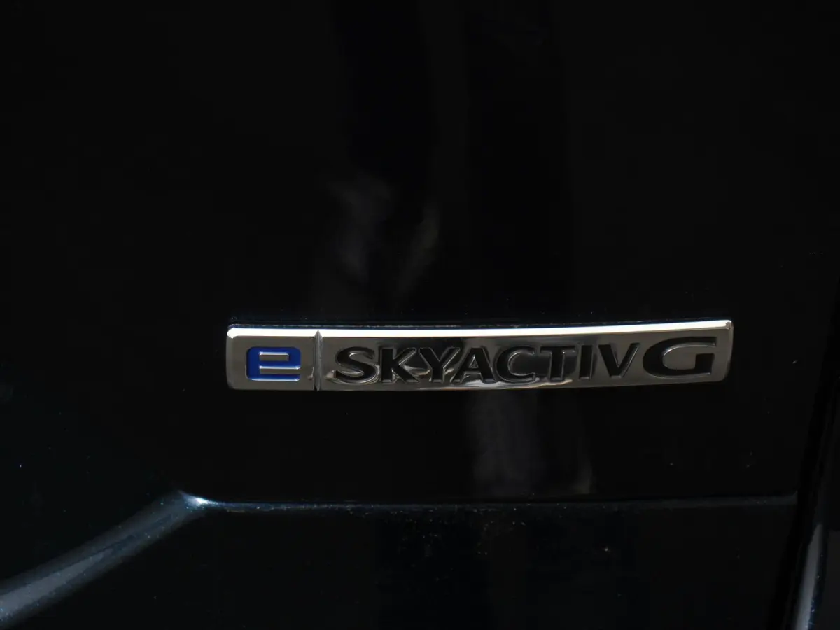 2.0 SkyActiv-G 165pk Automaat Exclusive-Line Navigatie Climate control Adaptieve cruise control Parkeersensoren 360* camera Keyless Verwarmde voorstoelen Stuurverwarming LED Navigatie HUD Bo