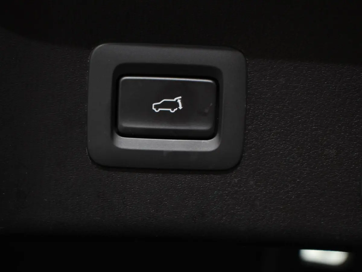 2.0 SkyActiv-G 165pk Automaat Exclusive-Line Navigatie Climate control Adaptieve cruise control Parkeersensoren 360* camera Keyless Verwarmde voorstoelen Stuurverwarming LED Navigatie HUD Bo