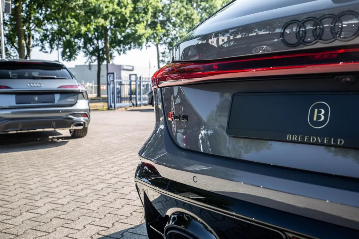 RS5 Avant e-hybrid quattro