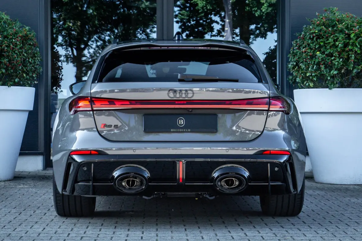 RS5 Avant e-hybrid quattro