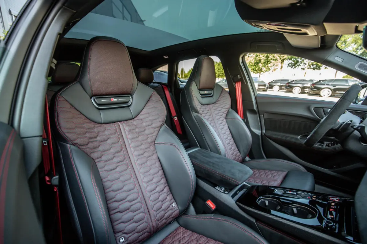 RS5 Avant e-hybrid quattro