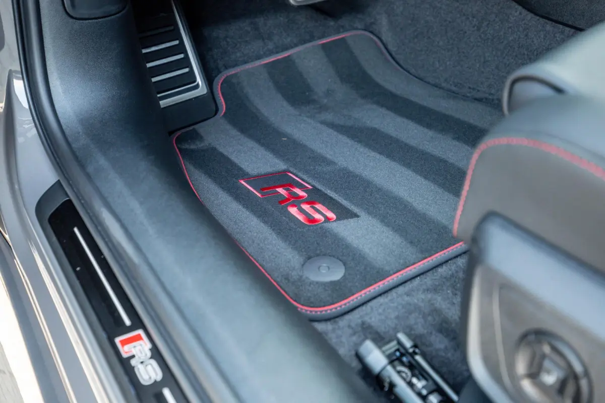 RS5 Avant e-hybrid quattro