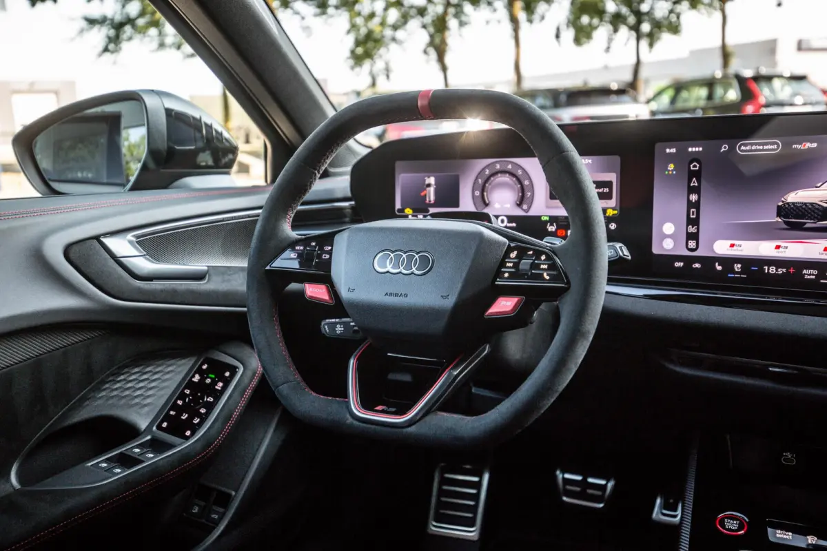RS5 Avant e-hybrid quattro