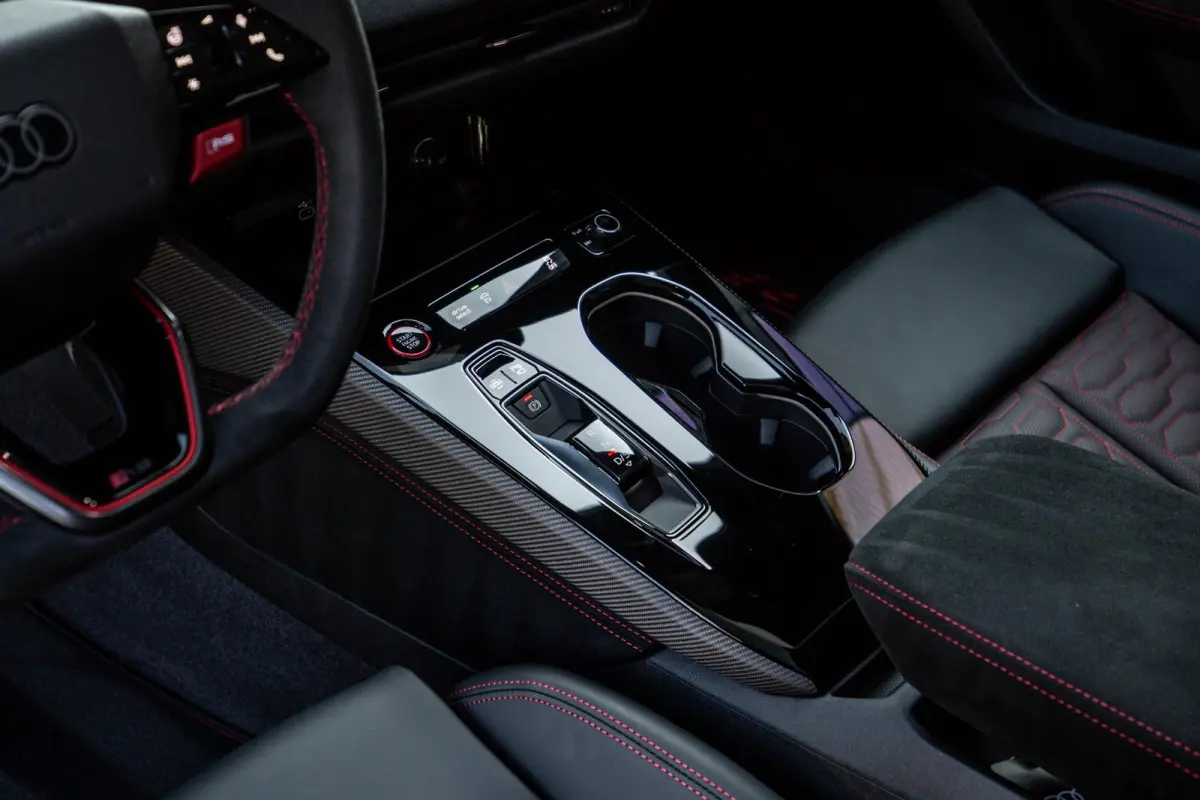 RS5 Avant e-hybrid quattro