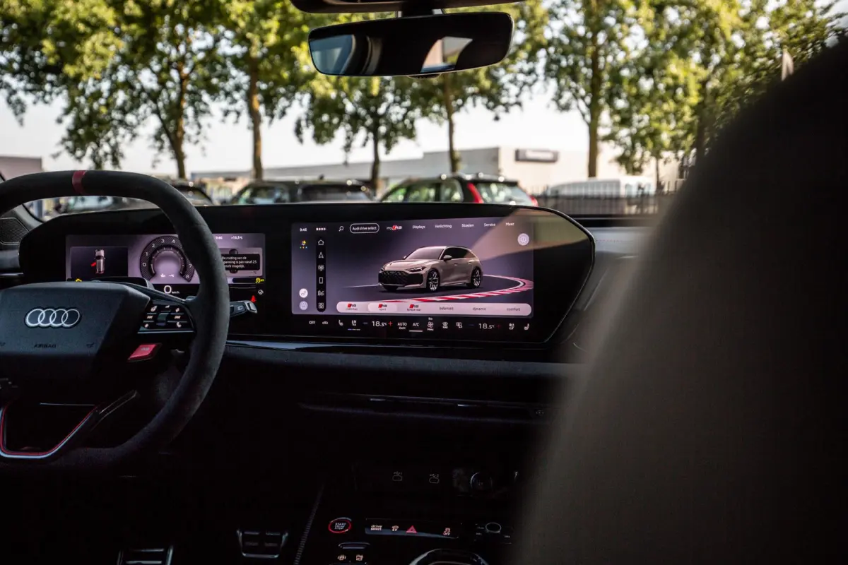 RS5 Avant e-hybrid quattro