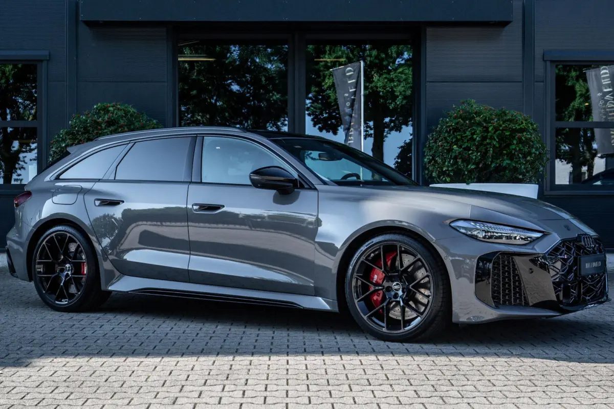 RS5 Avant e-hybrid quattro