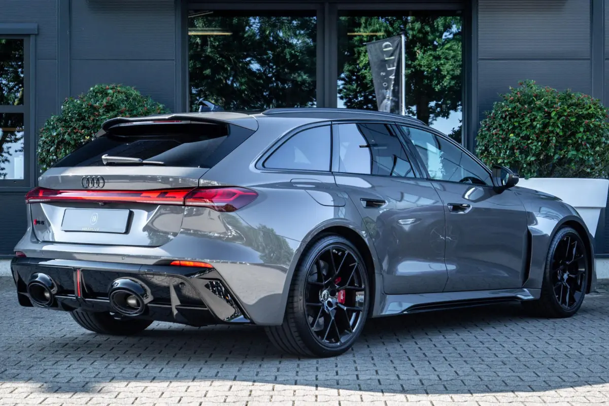 RS5 Avant e-hybrid quattro