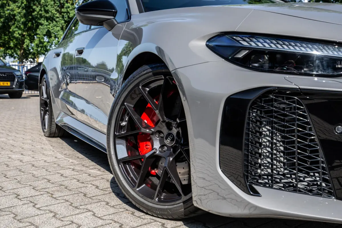 RS5 Avant e-hybrid quattro