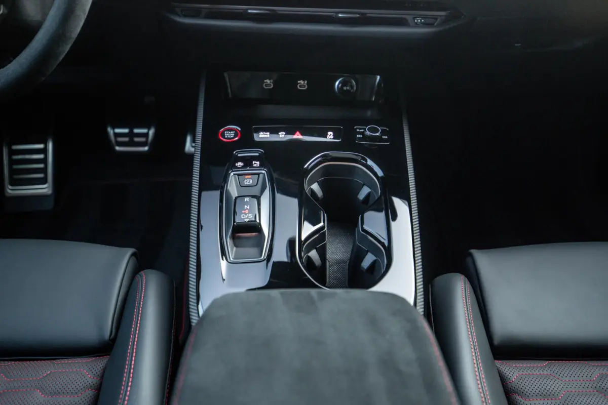 RS5 Avant e-hybrid quattro