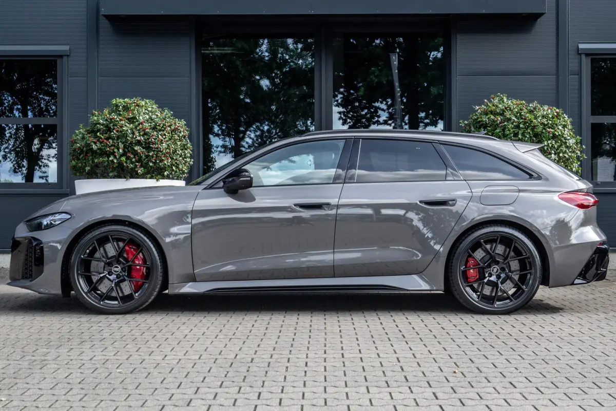 RS5 Avant e-hybrid quattro