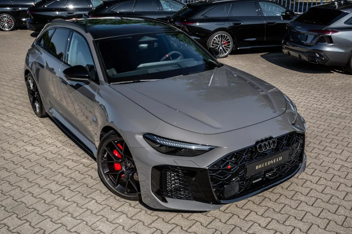 RS5 Avant e-hybrid quattro