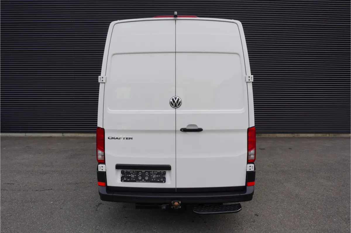 Volkswagen Crafter 180pk RWD L3H3/L2H2 3500kg Trekgewicht Trekhaak Apple carplay Camera Cruise control