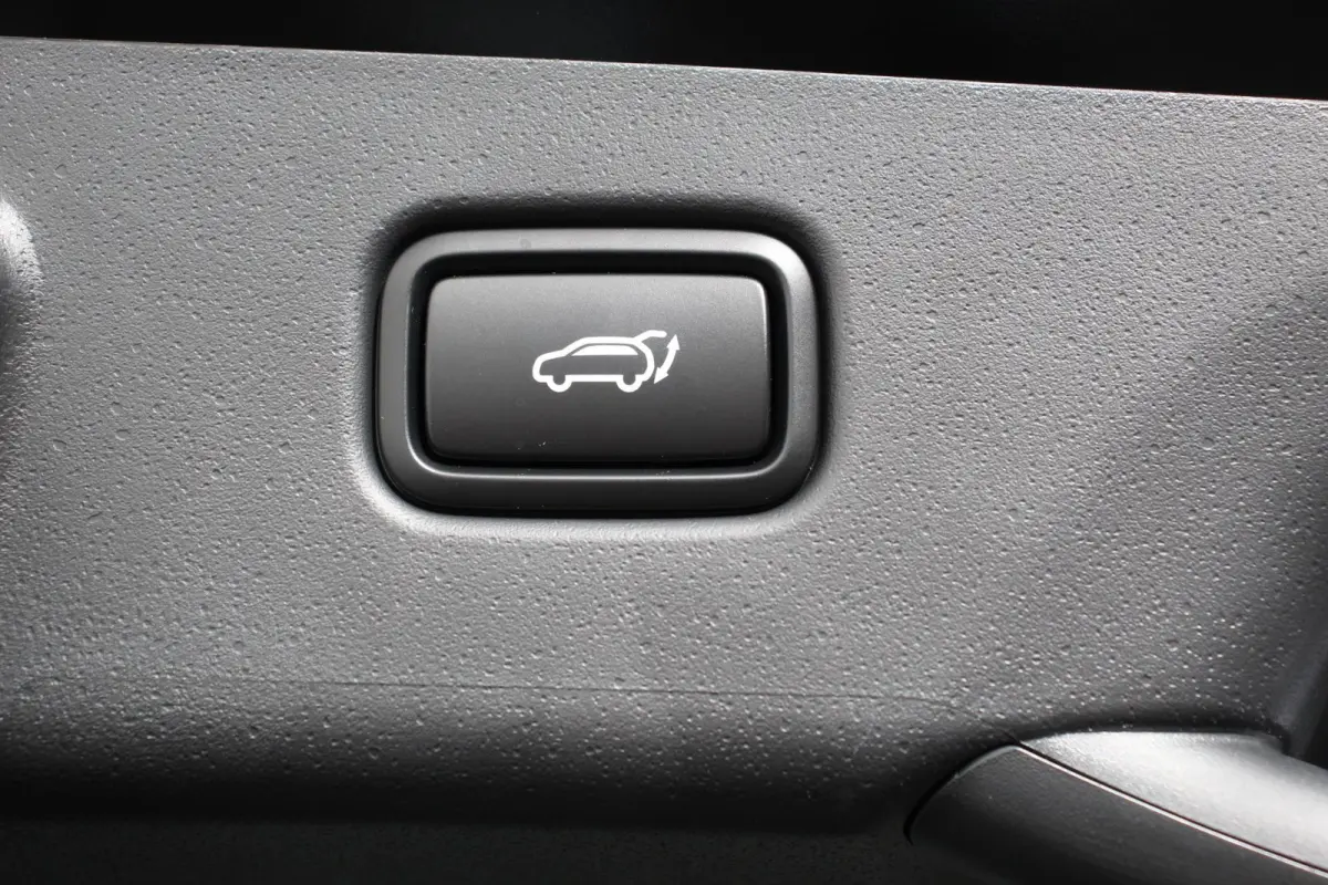 ExecutiveLine 64.8 kWh Navigatie Half Leder Schuif-kantel dak Elektrische bedienbare achterklep DAB Led Camera