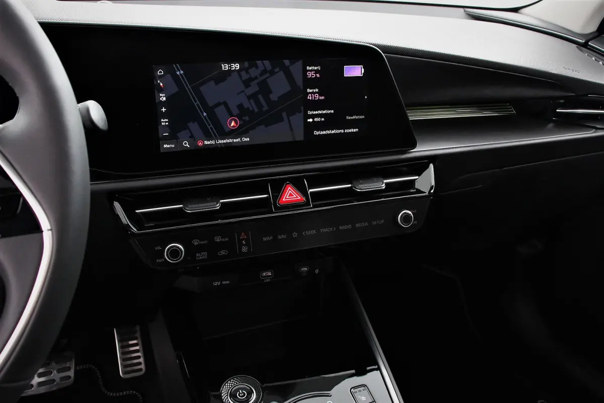 ExecutiveLine 64.8 kWh Navigatie Half Leder Schuif-kantel dak Elektrische bedienbare achterklep DAB Led Camera