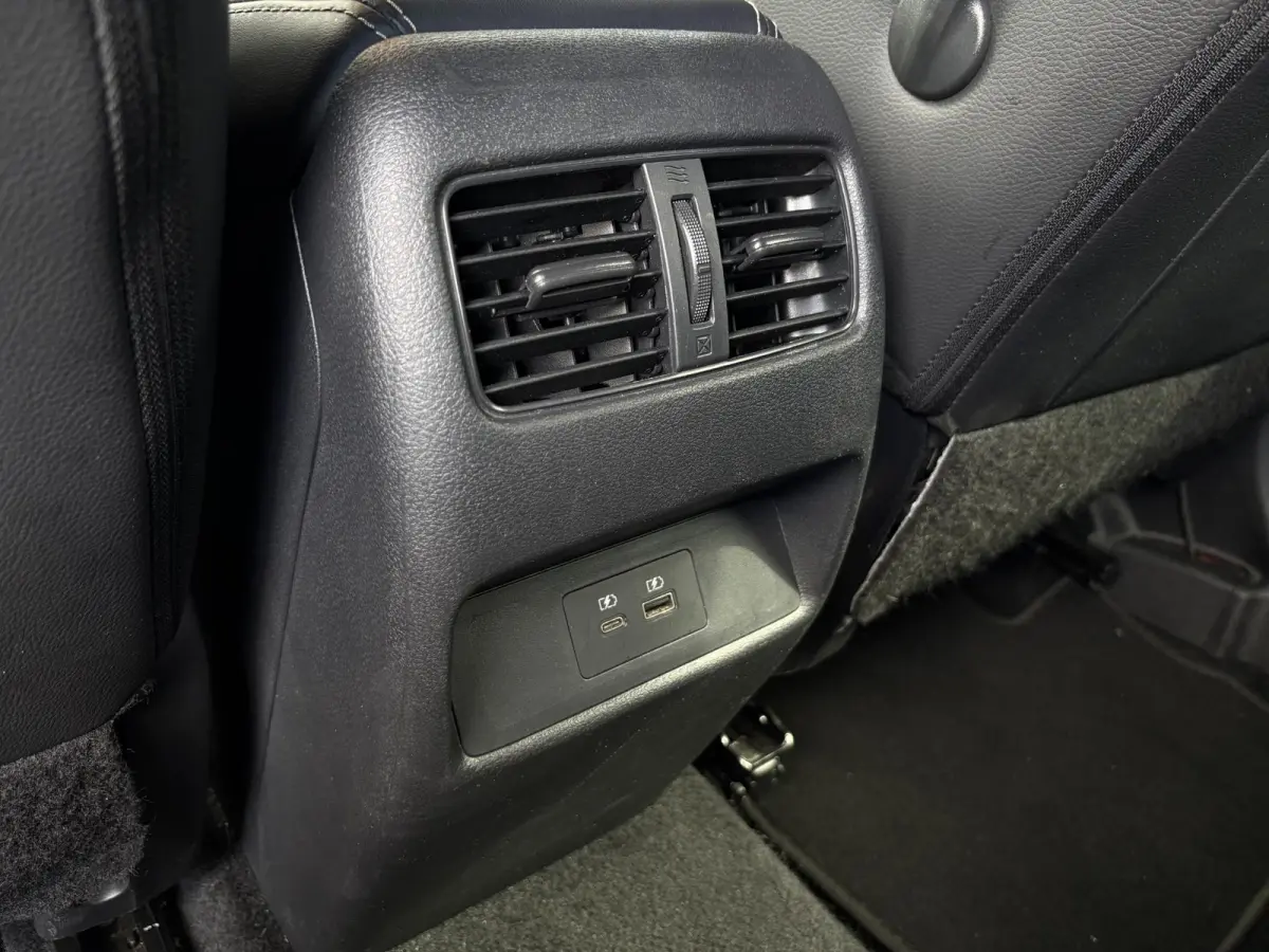 1.3 MHEV Tekna / Panorama dak / Trekhaak 1400kg geremd / Apple CarPlay/Android Auto / Cruise Control / Stoel en stuurverwarming /