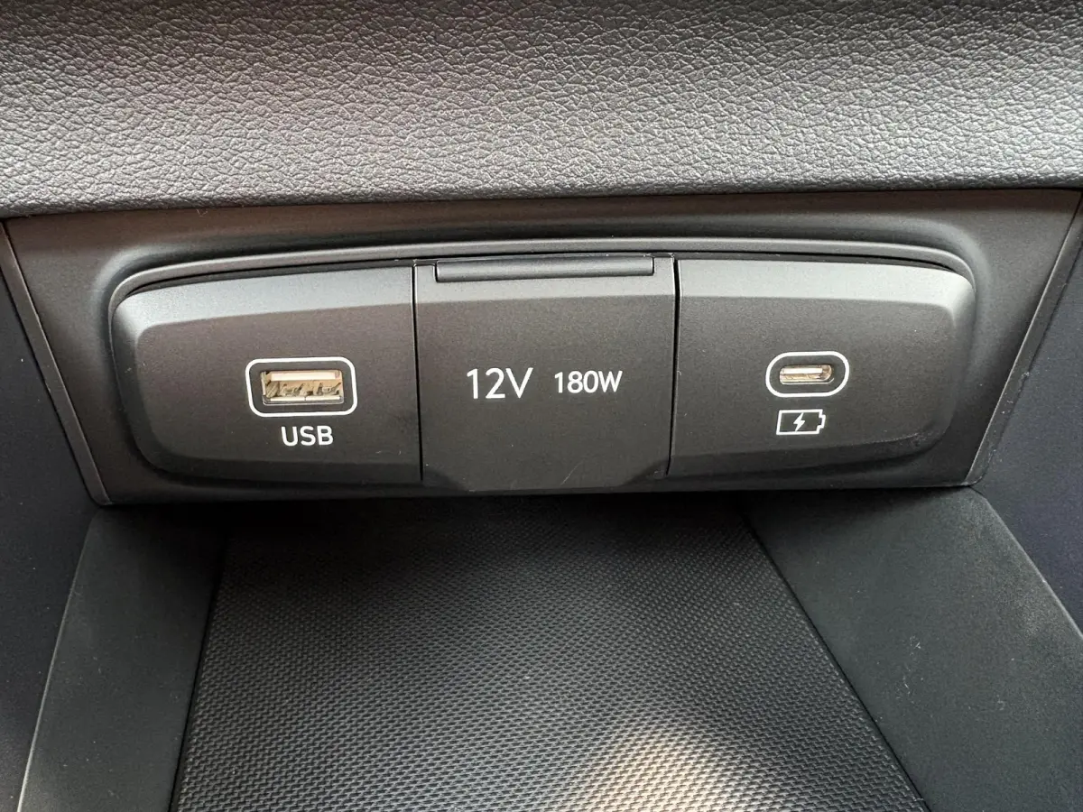 1.0 T-GDI E-Motion / Uit Voorraad Leverbaar / Snel Rijden / Navigatie / Cruise Control Adaptief / Apple Carplay/Android Auto /