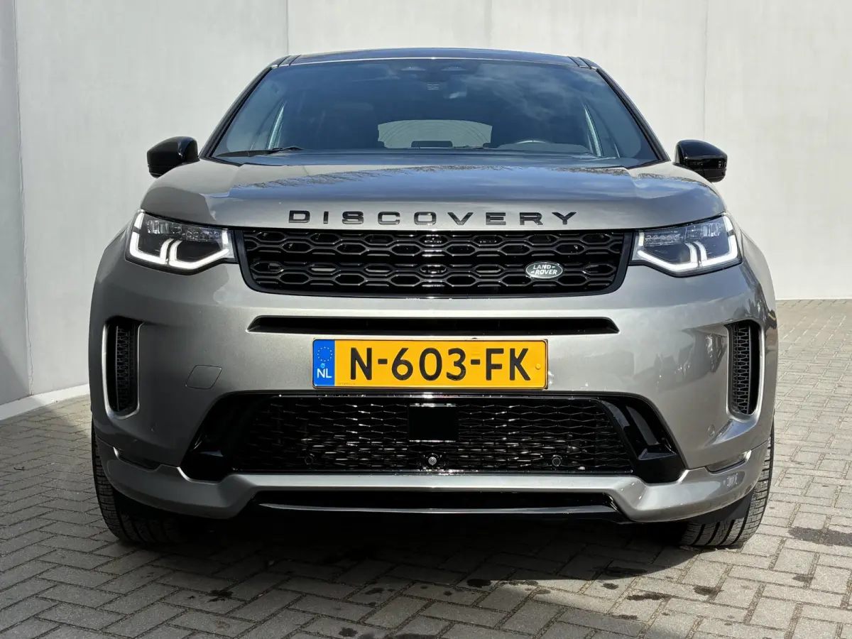 P300e 1.5 R-Dynamic HSE / Dealer Onderhouden / NL auto / Afneembare Trekhaak (1.600KG) / PHEV / AWD / All-Season Banden / Achteruitrijcamera / Adaptieve Cruise Control / MERIDIAN Audio /