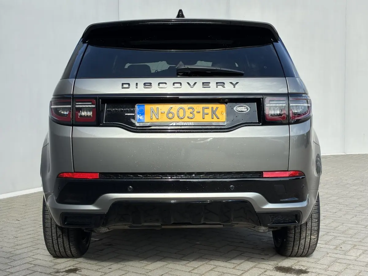 P300e 1.5 R-Dynamic HSE / Dealer Onderhouden / NL auto / Afneembare Trekhaak (1.600KG) / PHEV / AWD / All-Season Banden / Achteruitrijcamera / Adaptieve Cruise Control / MERIDIAN Audio /