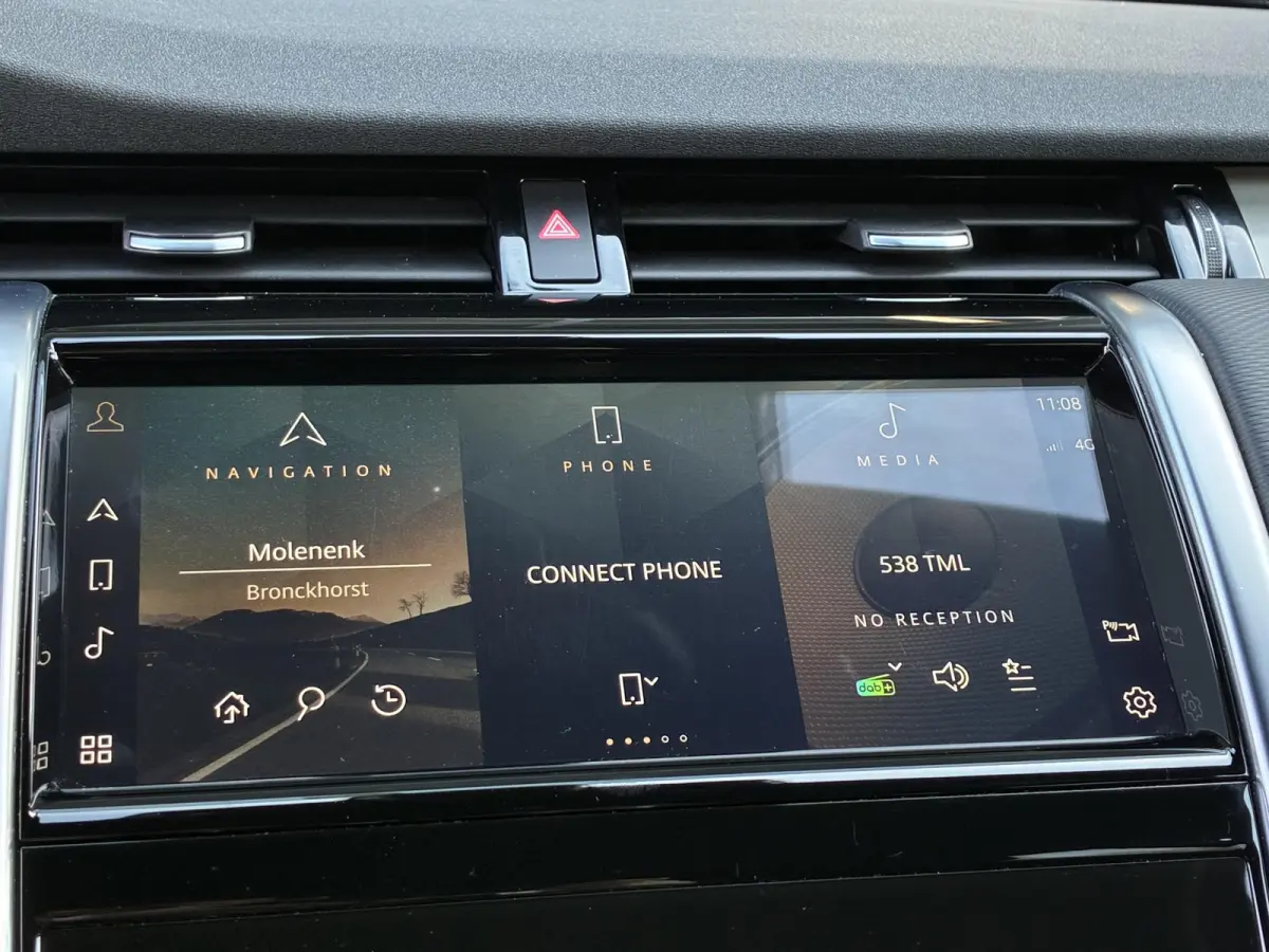 P300e 1.5 R-Dynamic HSE / Dealer Onderhouden / NL auto / Afneembare Trekhaak (1.600KG) / PHEV / AWD / All-Season Banden / Achteruitrijcamera / Adaptieve Cruise Control / MERIDIAN Audio /