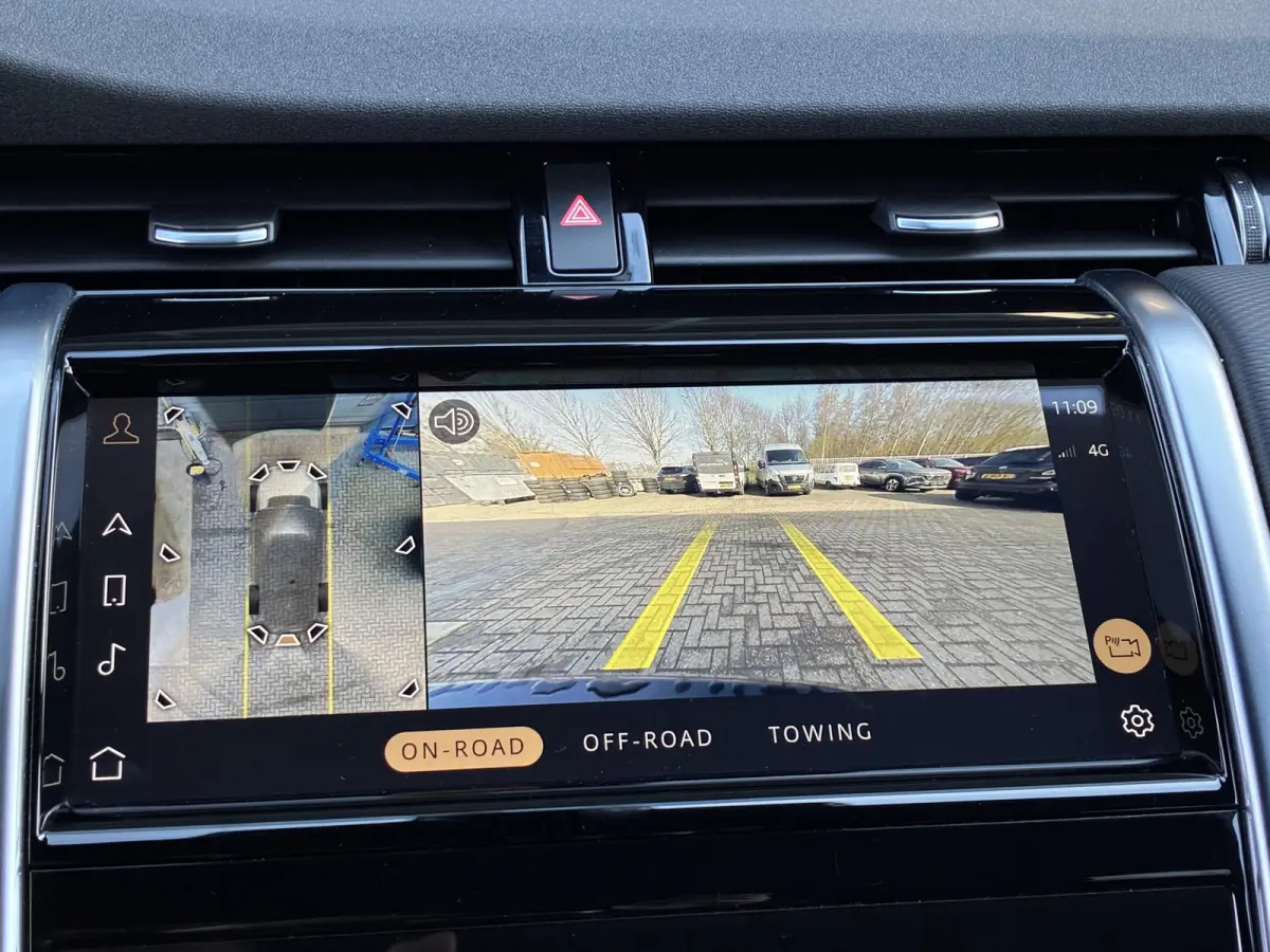 P300e 1.5 R-Dynamic HSE / Dealer Onderhouden / NL auto / Afneembare Trekhaak (1.600KG) / PHEV / AWD / All-Season Banden / Achteruitrijcamera / Adaptieve Cruise Control / MERIDIAN Audio /