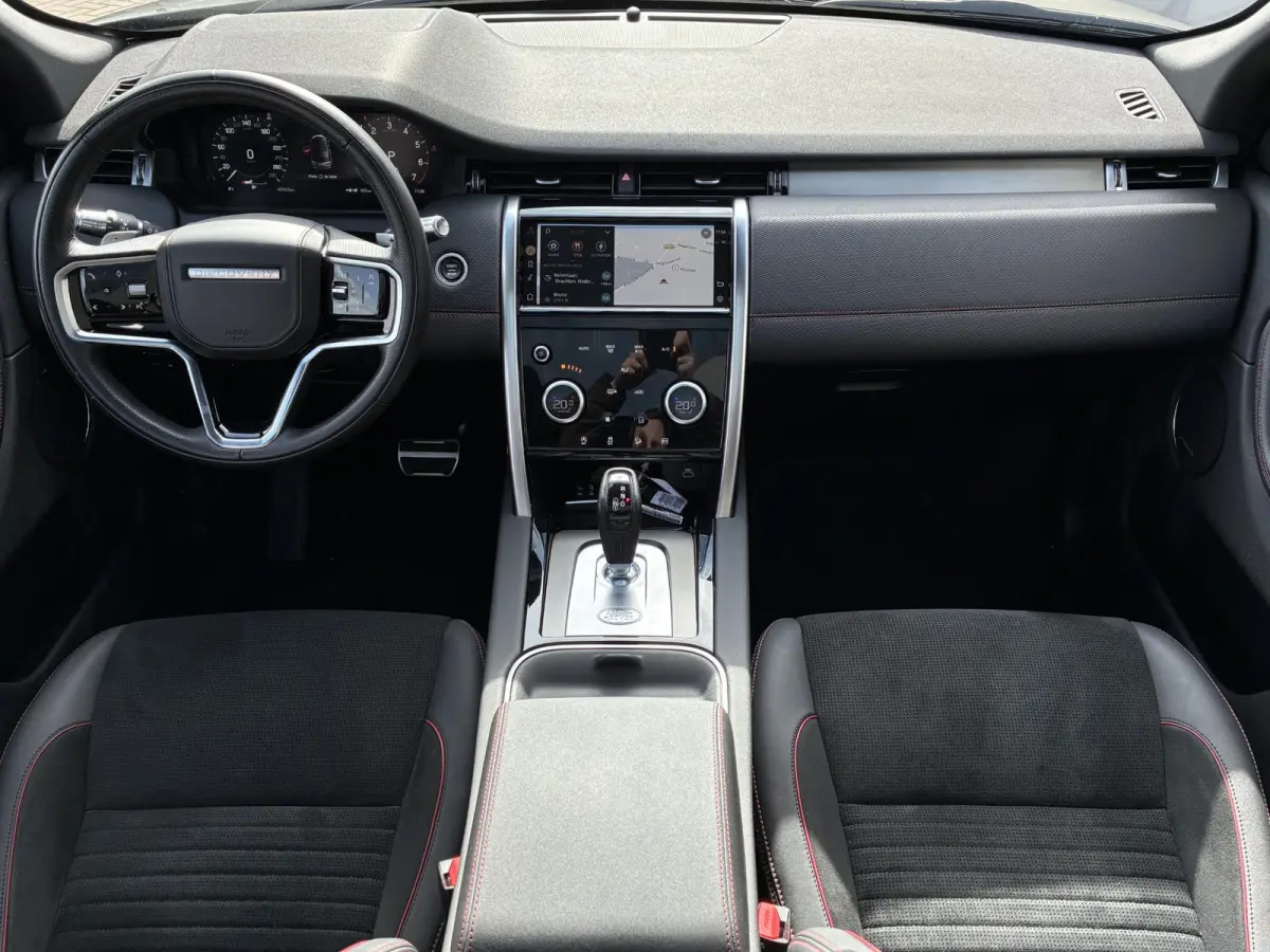 P300e 1.5 R-Dynamic HSE / Dealer Onderhouden / NL auto / Afneembare Trekhaak (1.600KG) / PHEV / AWD / All-Season Banden / Achteruitrijcamera / Adaptieve Cruise Control / MERIDIAN Audio /