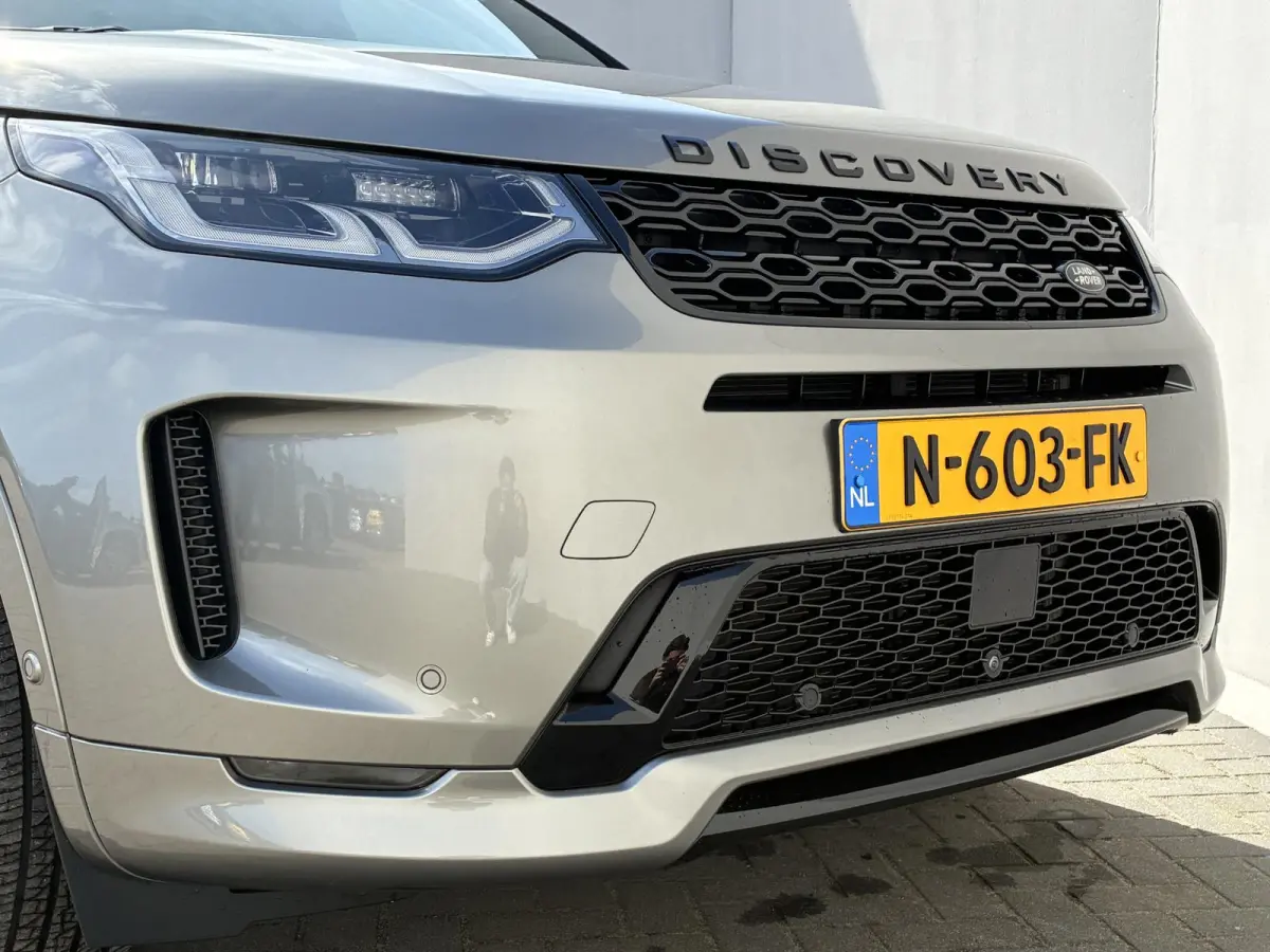 P300e 1.5 R-Dynamic HSE / Dealer Onderhouden / NL auto / Afneembare Trekhaak (1.600KG) / PHEV / AWD / All-Season Banden / Achteruitrijcamera / Adaptieve Cruise Control / MERIDIAN Audio /