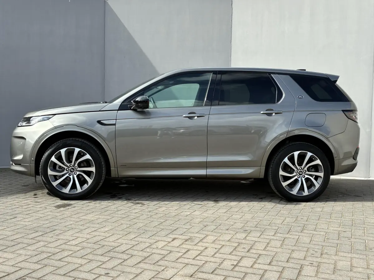 P300e 1.5 R-Dynamic HSE / Dealer Onderhouden / NL auto / Afneembare Trekhaak (1.600KG) / PHEV / AWD / All-Season Banden / Achteruitrijcamera / Adaptieve Cruise Control / MERIDIAN Audio /