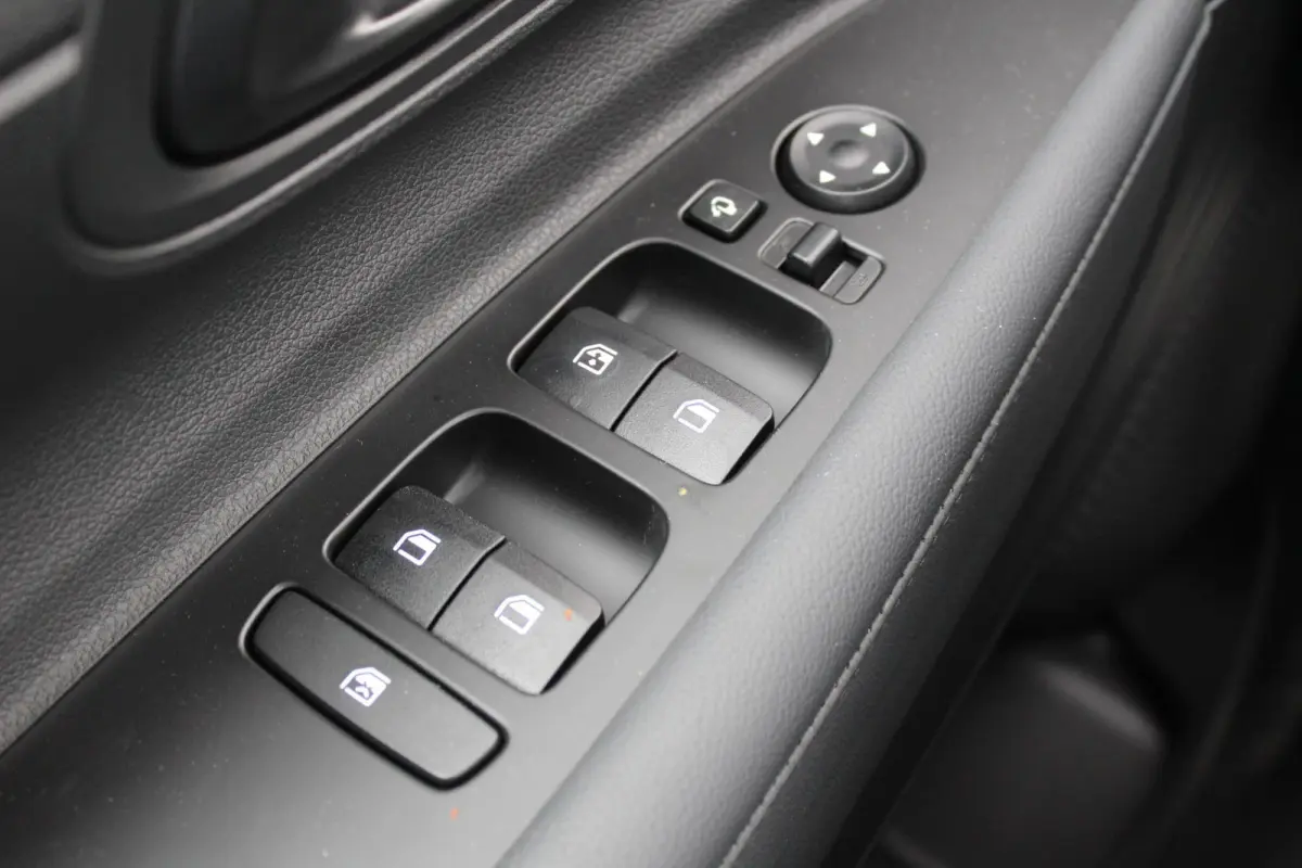1.0 T-GDI Comfort / Navigatie middels Apple Carplay & Android Auto / Airco / Cruise Control / Lichtsensor / Lane Assist /