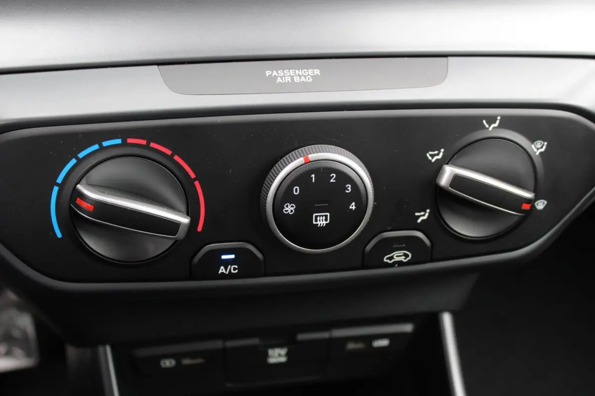 1.0 T-GDI Comfort / Navigatie middels Apple Carplay & Android Auto / Airco / Cruise Control / Lichtsensor / Lane Assist /