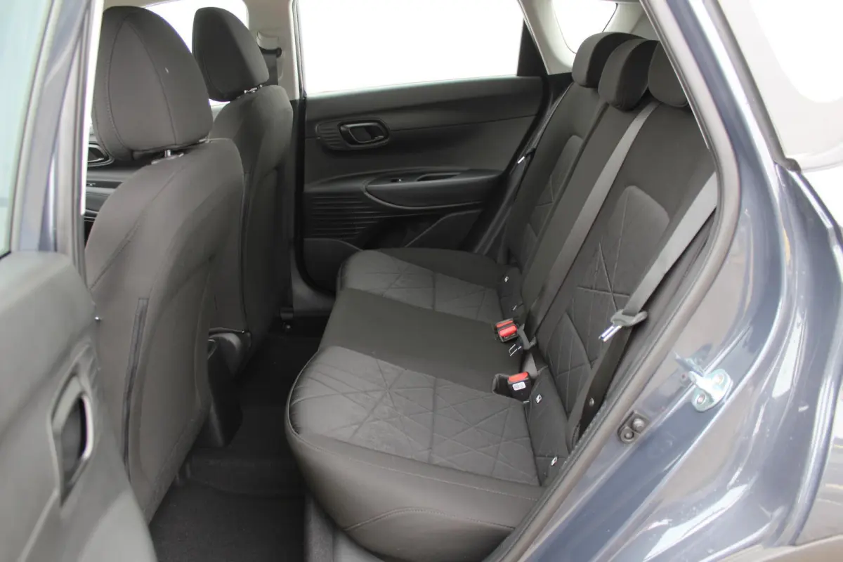1.0 T-GDI Comfort / Navigatie middels Apple Carplay & Android Auto / Airco / Cruise Control / Lichtsensor / Lane Assist /