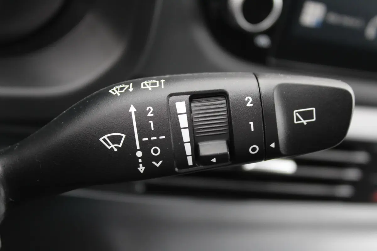 1.0 T-GDI Comfort / Navigatie middels Apple Carplay & Android Auto / Airco / Cruise Control / Lichtsensor / Lane Assist /