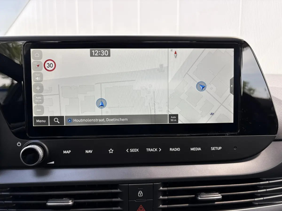 1.0 T-GDI Comfort / Two-tone / Navigatie / Cruise Control / Airco / Camera / Lane Assist /