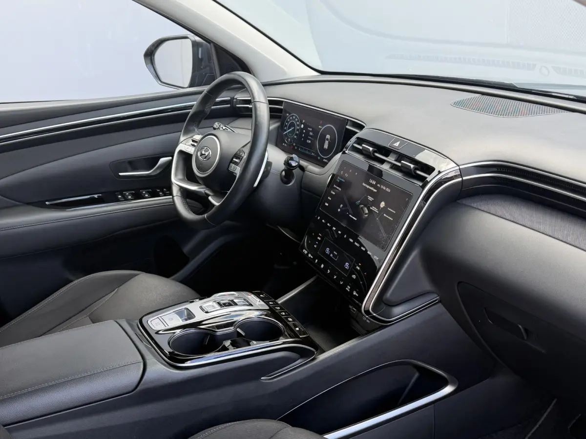 1.6 T-GDI PHEV Comfort Smart 4WD / Dealer Onderhouden / Fabrieksgarantie tot 9-2028 / Navigatie / Adaptieve Cruise / Stoel & Stuurwiel Verwarming / Keyless /