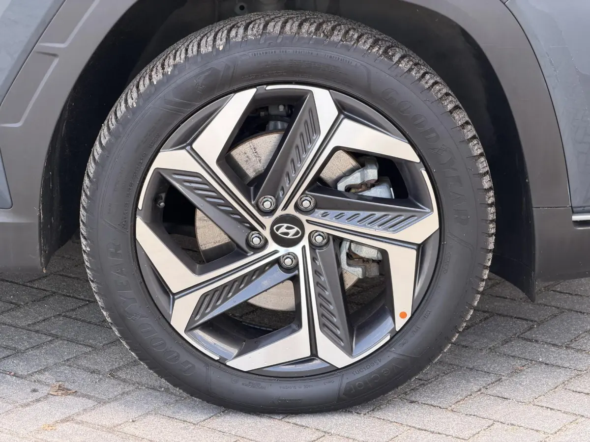1.6 T-GDI PHEV Comfort Smart 4WD / Dealer Onderhouden / Fabrieksgarantie tot 9-2028 / Navigatie / Adaptieve Cruise / Stoel & Stuurwiel Verwarming / Keyless /