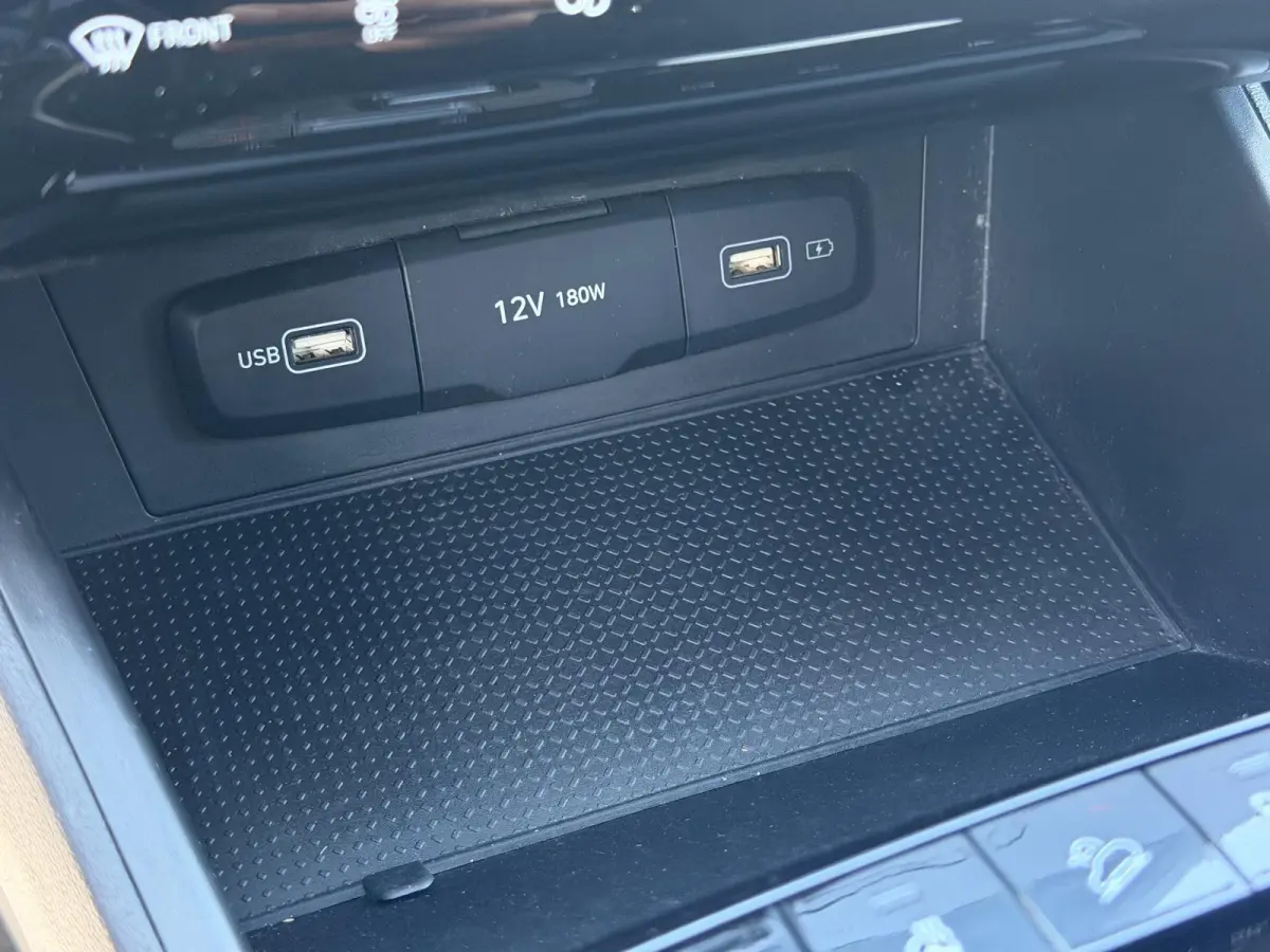 1.6 T-GDI PHEV Comfort Smart 4WD / Dealer Onderhouden / Fabrieksgarantie tot 9-2028 / Navigatie / Adaptieve Cruise / Stoel & Stuurwiel Verwarming / Keyless /