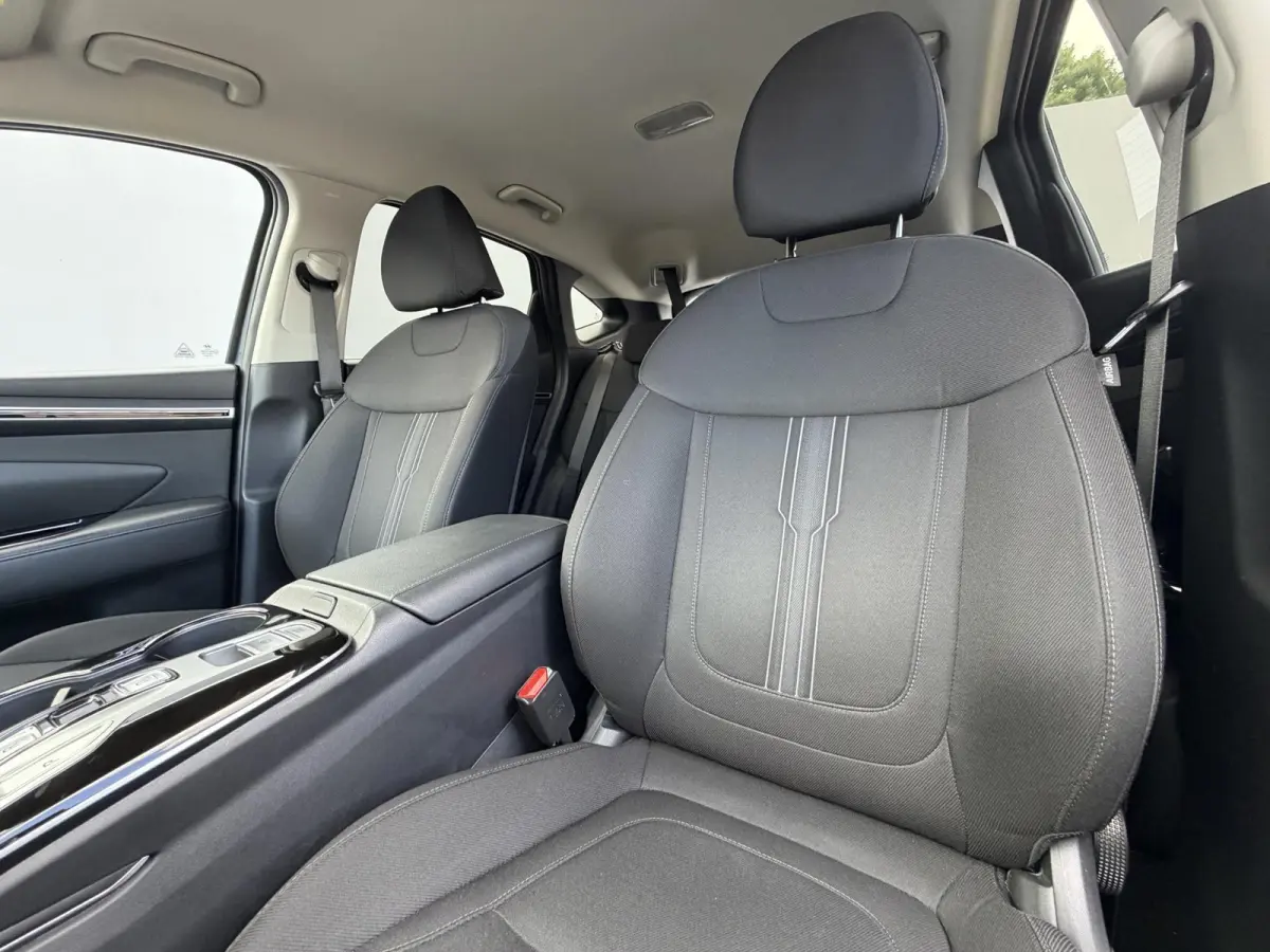 1.6 T-GDI PHEV Comfort Smart 4WD / Dealer Onderhouden / Fabrieksgarantie tot 9-2028 / Navigatie / Adaptieve Cruise / Stoel & Stuurwiel Verwarming / Keyless /