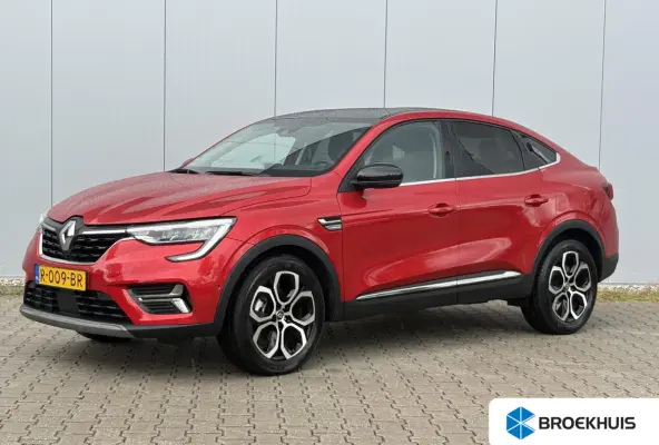 1.6 E-Tech Hybrid 145 Intens / Cruise controle / Electronic climate controle / Navigatie / Stof/kunstlederen bekleding /