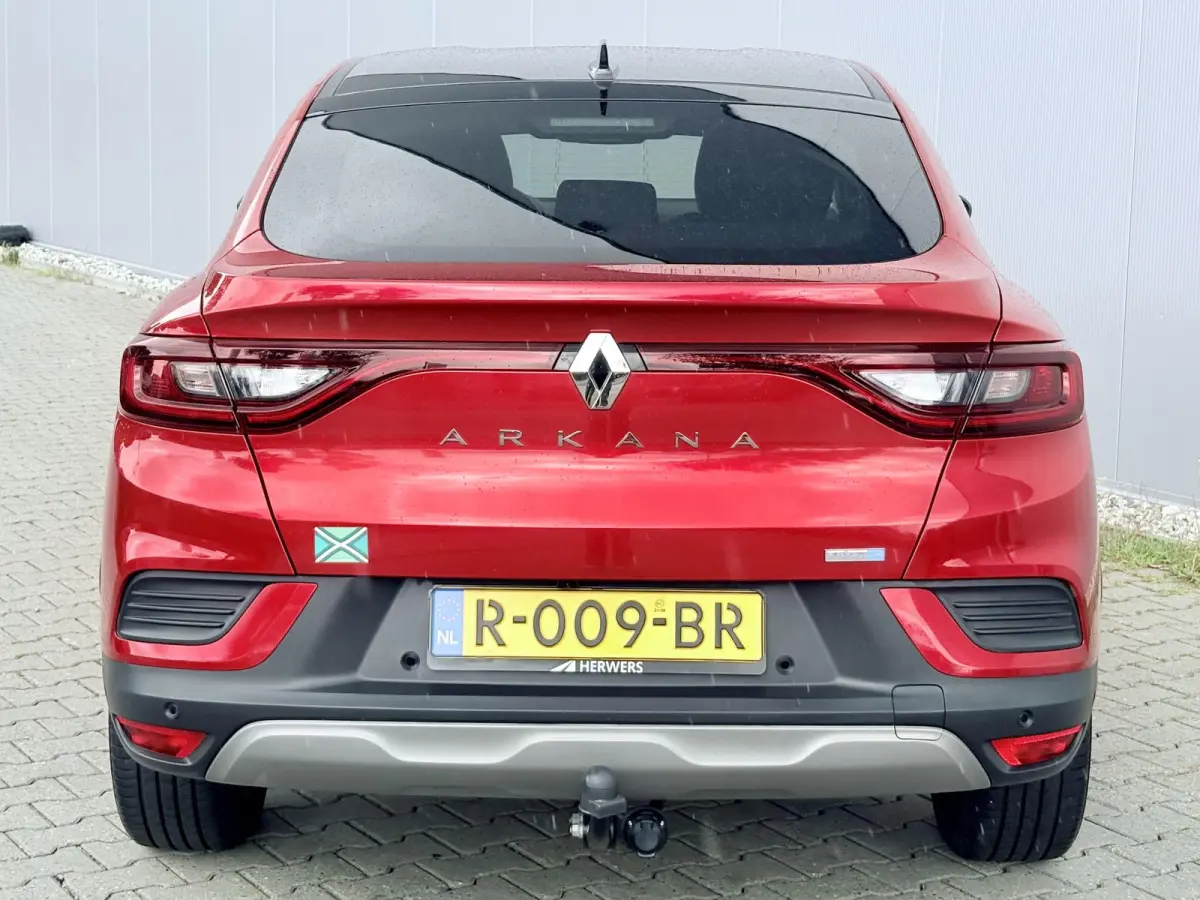 1.6 E-Tech Hybrid 145 Intens / Cruise controle / Electronic climate controle / Navigatie / Stof/kunstlederen bekleding /