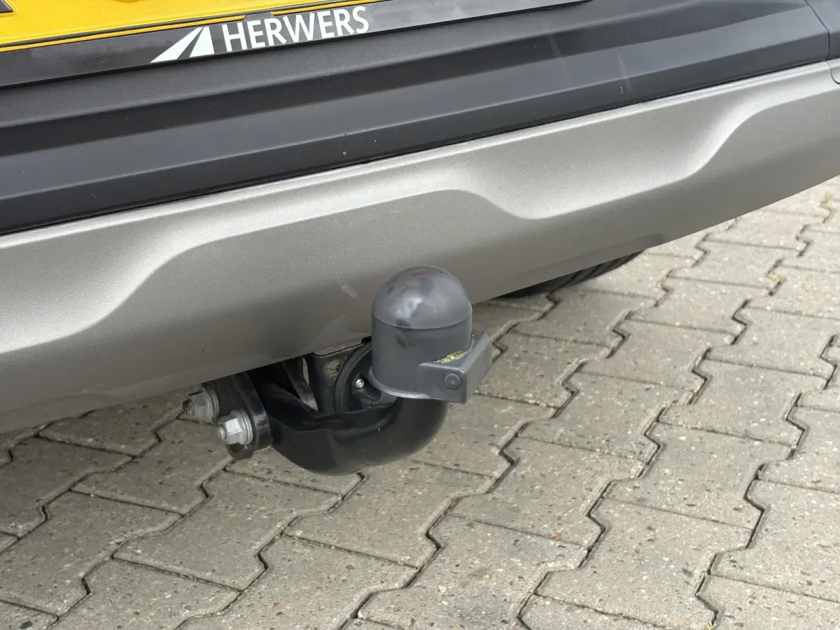 1.6 E-Tech Hybrid 145 Intens / Cruise controle / Electronic climate controle / Navigatie / Stof/kunstlederen bekleding /